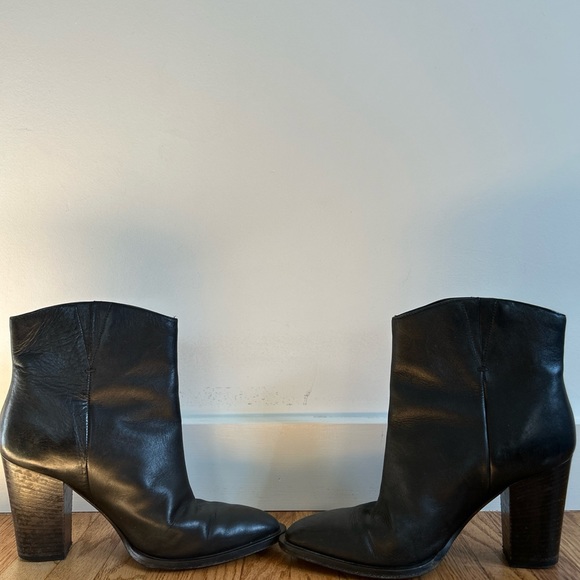 Vince black leather ankle boots EUC - Picture 3 of 6